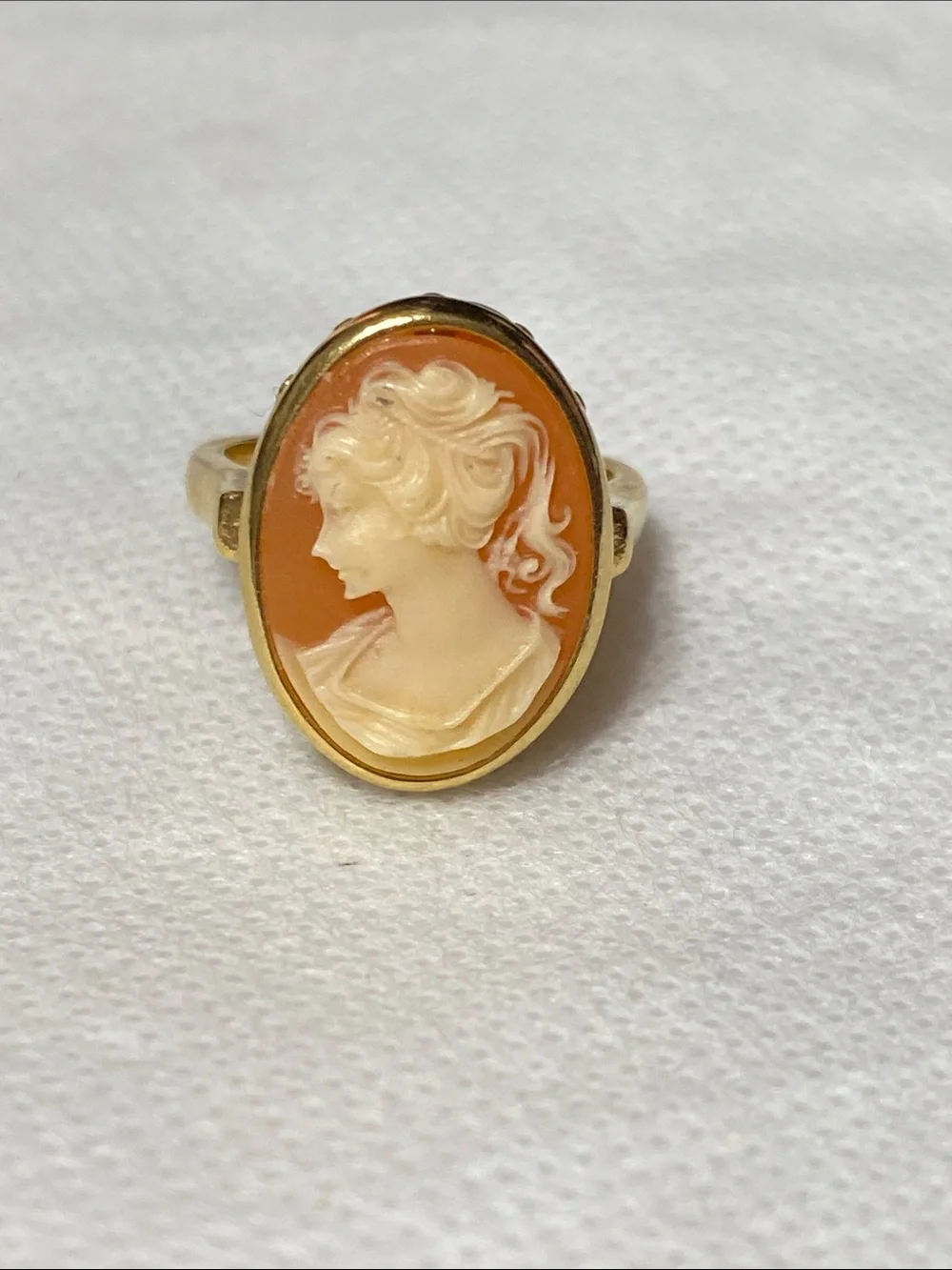 Gold tone & Cameo ring 18K HGE  7 1/2